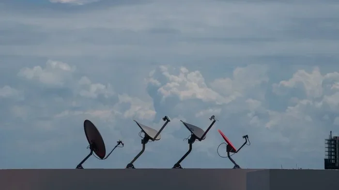 How Can I Get the Internet Through a Satellite Dish