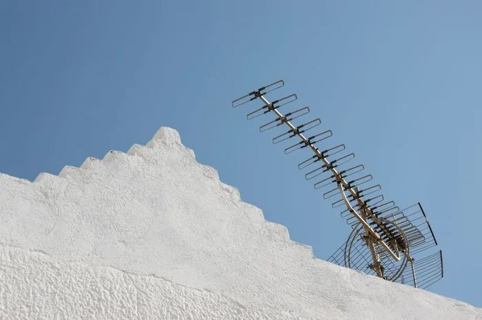 How Can I Get Tv Reception Inside a Metal Building