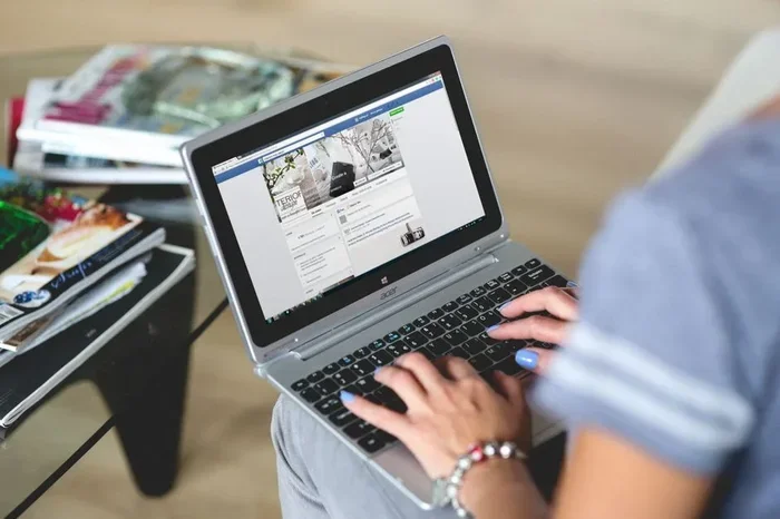 How Can I Log on Facebook from Another Computer
